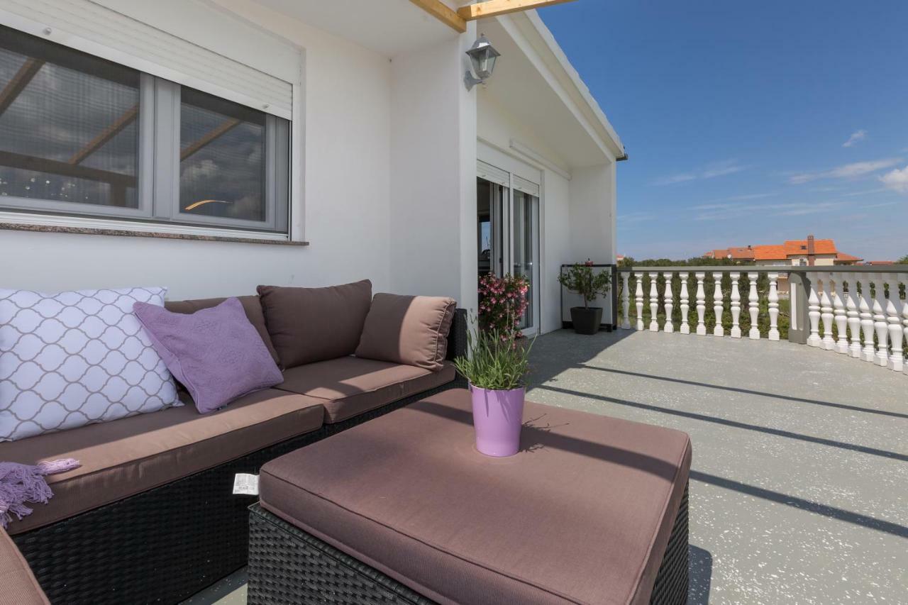 Modern And Spacious Apartment Bibinje Exterior foto