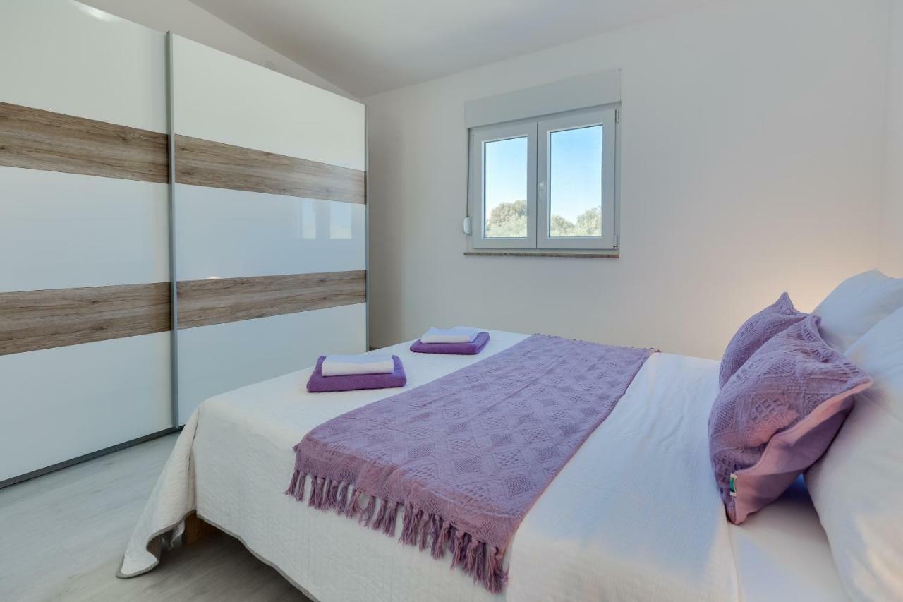 Modern And Spacious Apartment Bibinje Exterior foto
